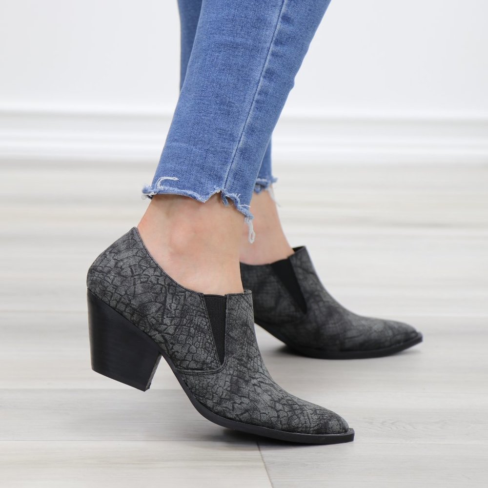 Slip On Gray & Black Snake Texture Low Cut Booties - Picture 7 of 13